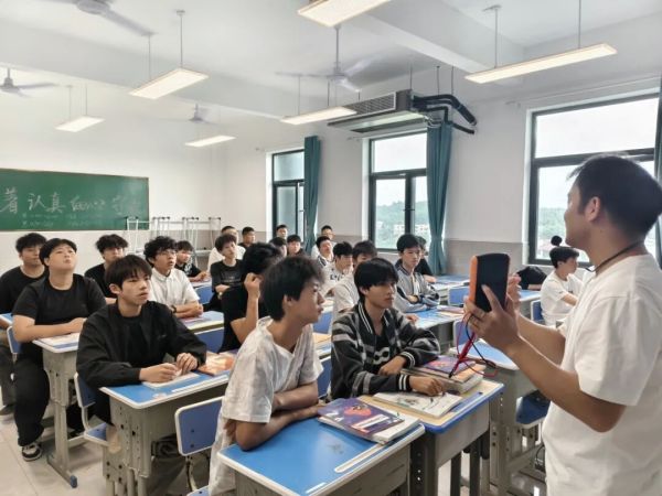 开学第一课｜元气启新程，课堂展新貌